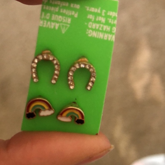 Dainty earring studs rainbow and lucky horseshoe- set of 2 - Picture 3 of 4